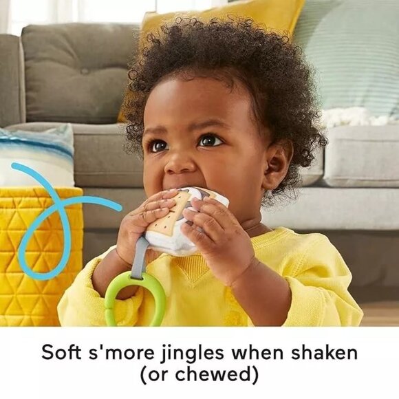 Fisher-Price S'more Fun Camping Gift Set, 3 outdoor-themed baby toys teether - Picture 4 of 6